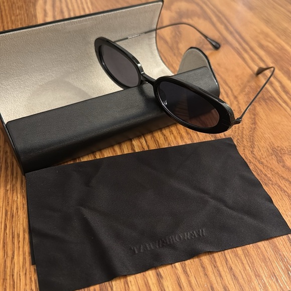 WeWoreWhat The Beach Sunglasses in Black & Smoke Mono - Picture 9 of 9